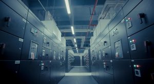 Μπαράζ επενδύσεων για data centers και υποβρύχια καλώδια