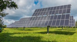 «Γίγας» φωτοβολταϊκός σταθμός θα παράγει καθαρή ενέργεια για 200.000 νοικοκυριά στην Πτολεμαΐδα