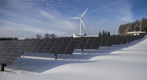 ΑΠΕ: Στο 12% η συμβολή αιολικής και ηλιακής ενέργειας στην παραγωγή ηλεκτρισμού
