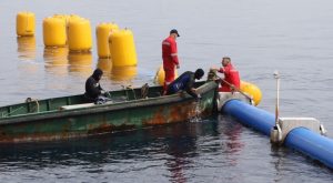 Αίγινα: Σαμποτάζ για 4η φορά στον υποθαλάσσιο αγωγό που φέρνει νερό στο νησί – Τον ανατίναξαν με εκρηκτικά στον βυθό