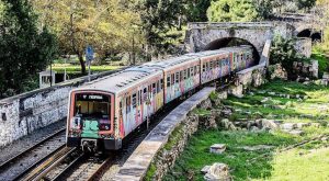 Πότε «μπαίνει στις ράγες» ο πρώτος ανακατασκευασμένος συρμός του Ηλεκτρικού - Τι συμβαίνει με το Μετρό